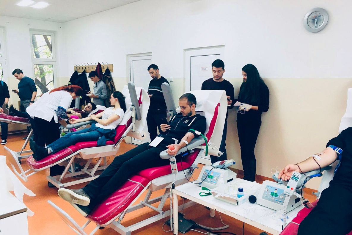 FOTO | Peste 600 de clujeni au răspuns apelului lansat de UBB în cadrul campaniei „Donăm împreună noi dăm startul!”