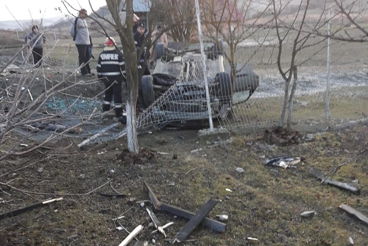 FOTO | Accident rutier grav în Bonţ! O femeie este resuscitată la faţa locului