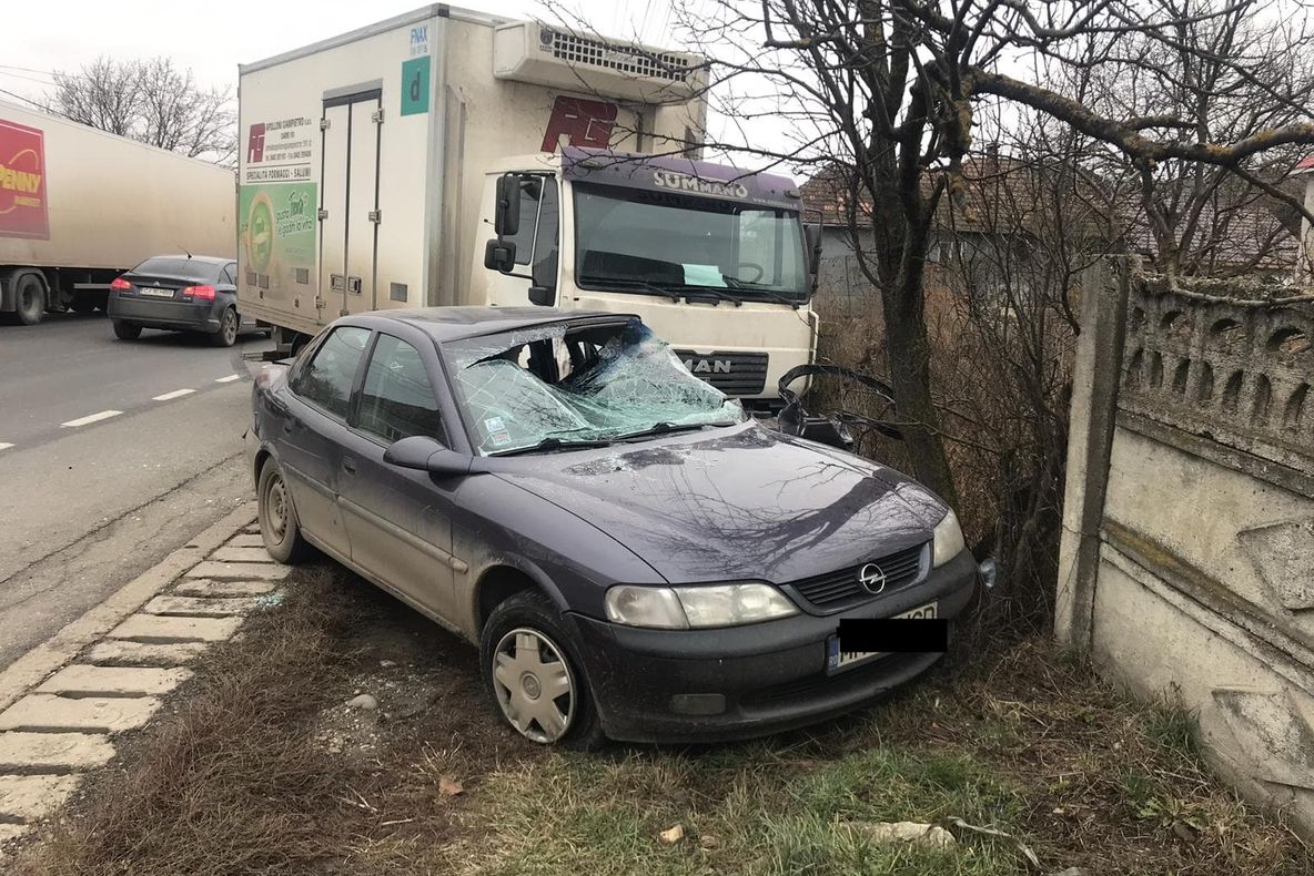 FOTO | Accident pe DN1C! Un bărbat a fost grav rănit