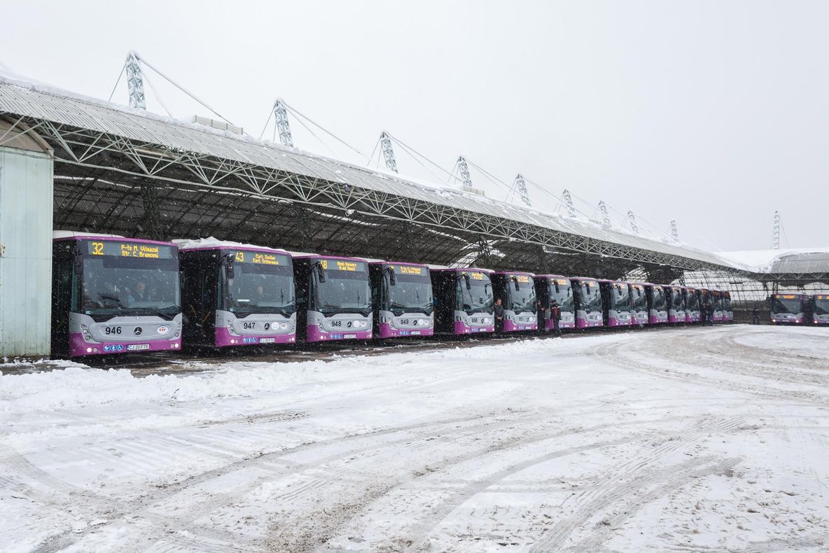 FOTO | 30 de autobuze Mercedes cu dotări de ultimă generație puse în circulație la Cluj-Napoca