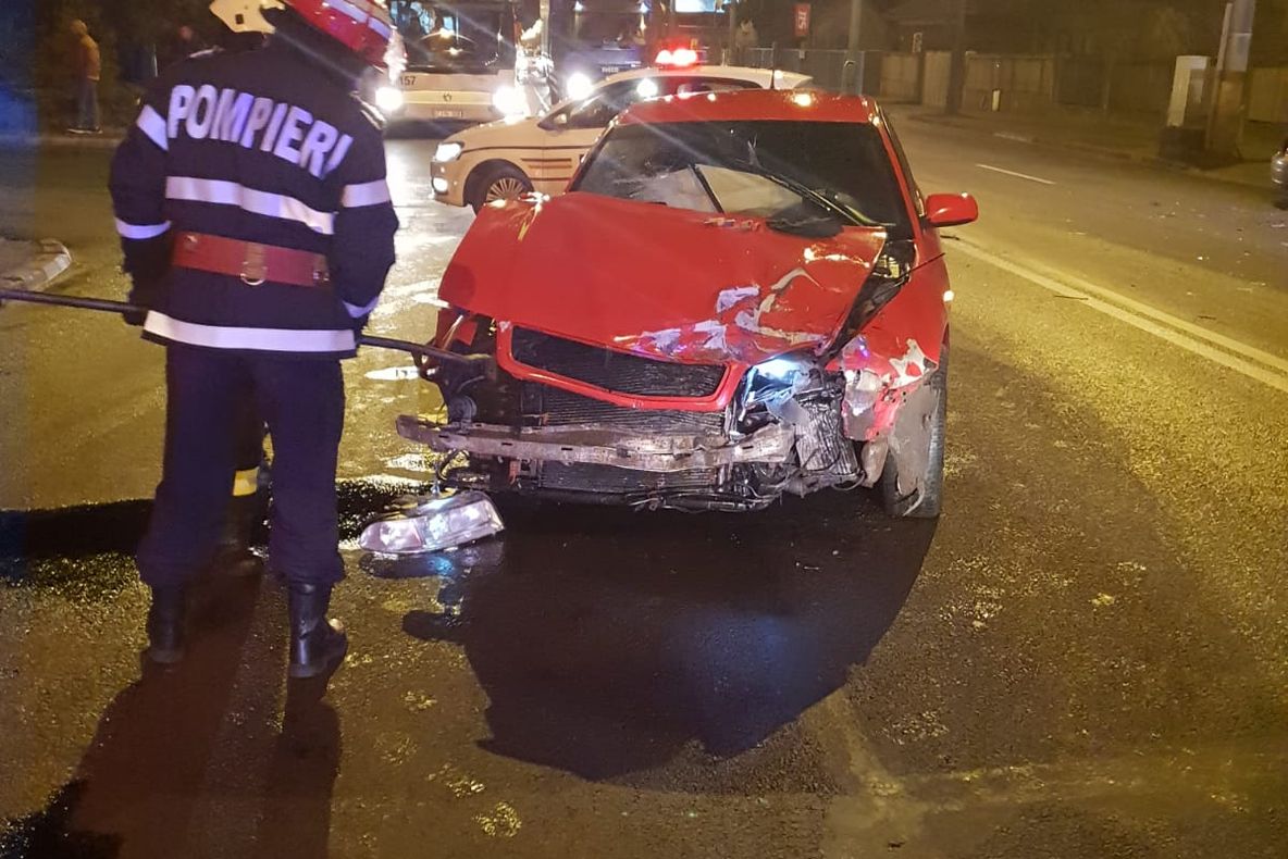 VIDEO | Accident surprins LIVE pe o cameră de bord! Impact între două maşini