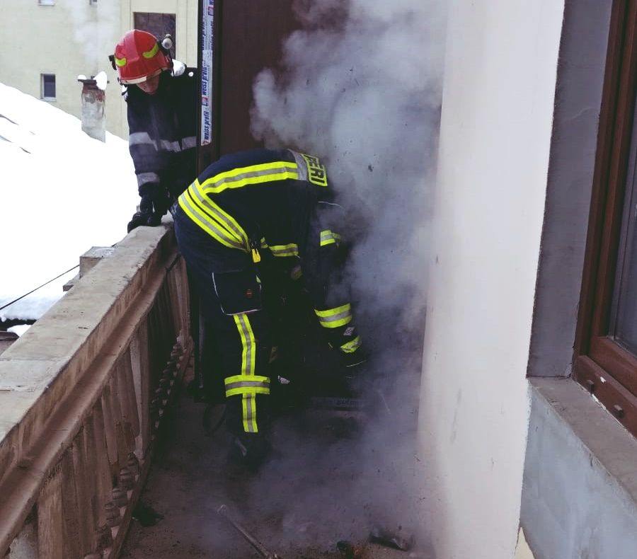 FOTO | Sediul PSD Cluj a fost incendiat! Pompierii au stins flăcările