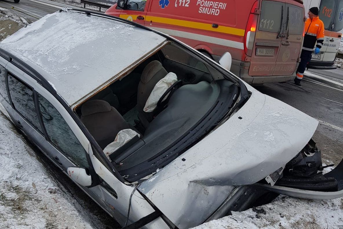 FOTO | Accident între Apahida şi Cluj! Cinci persoane au fost rănite