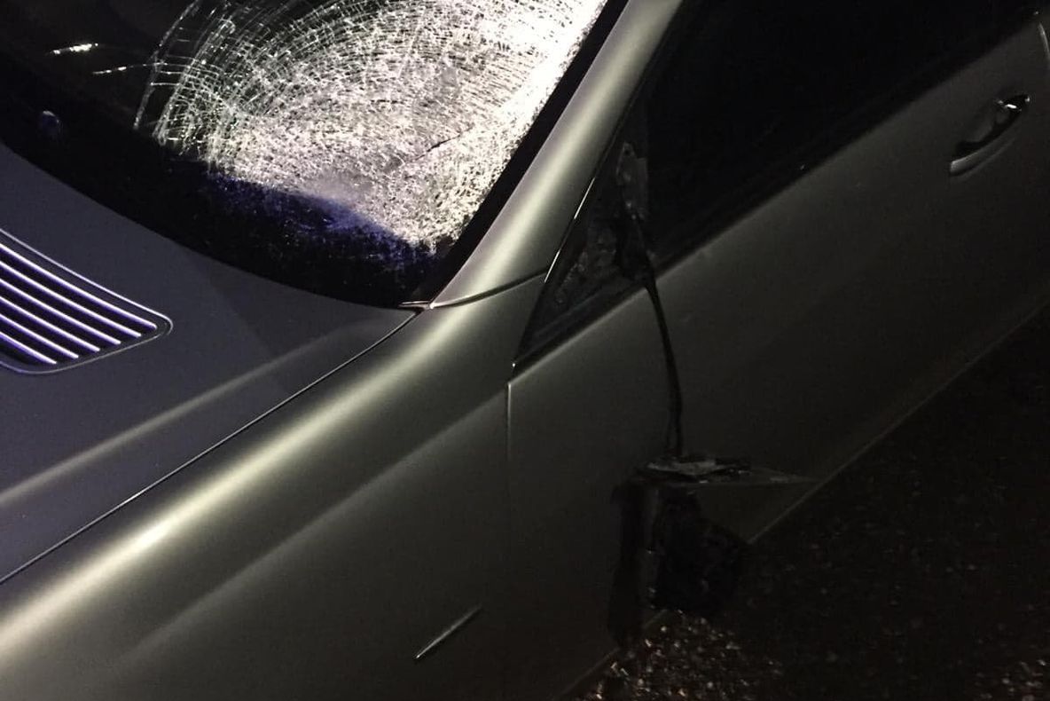 FOTO | Un bărbat şi-a pierdut viaţa, în prima zi a Anului Nou, într-un accident rutier