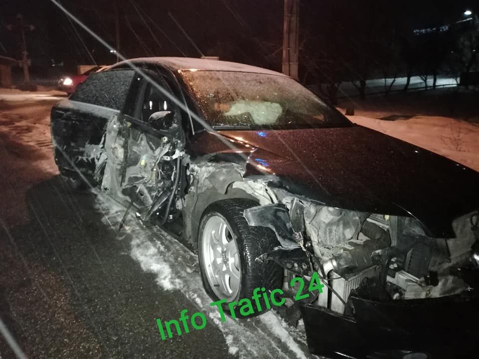 FOTO | Accident lângă Dej! Impact violent între o maşină şi o autoutilitară