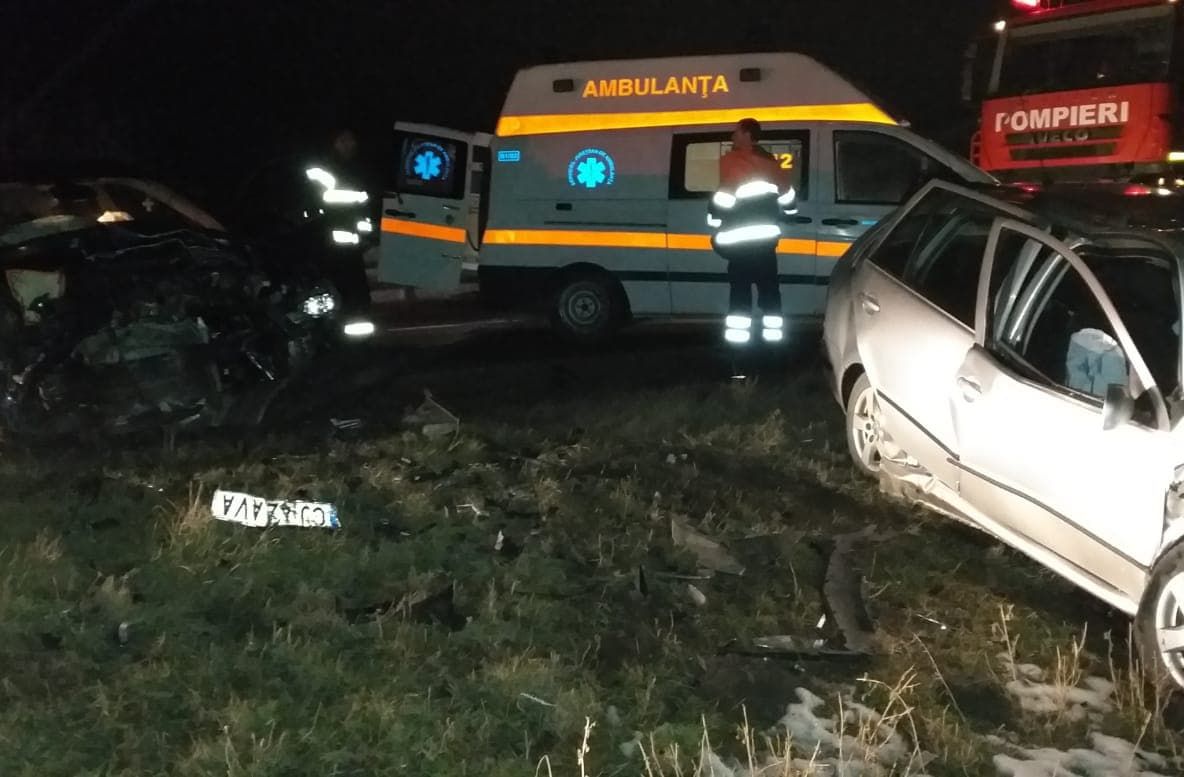 FOTO | Accident între Turda şi Câmpia Turzii! Două persoane au fost rănite