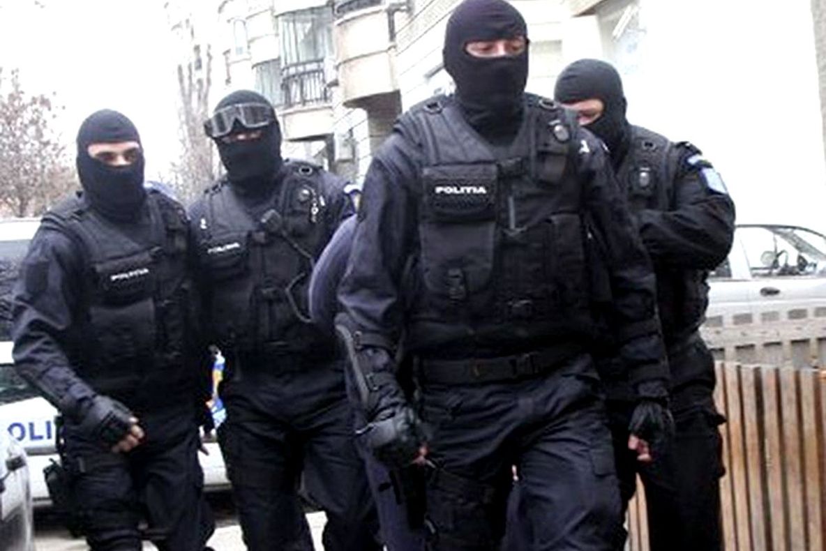 Percheziţie domiciliară în Cluj-Napoca! Ce caută oamenii legii