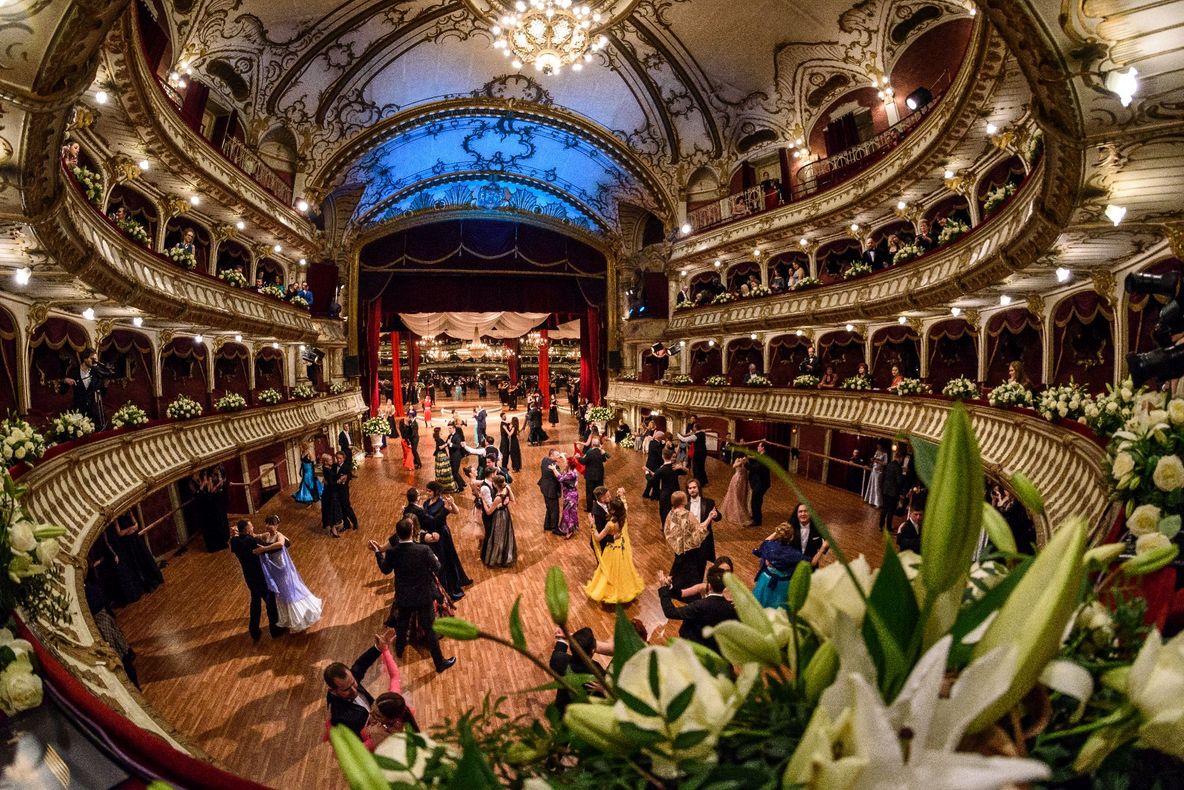 FOTO | Strălucire vieneză, artiști de top și invitație la dans la Balul Operei 2019