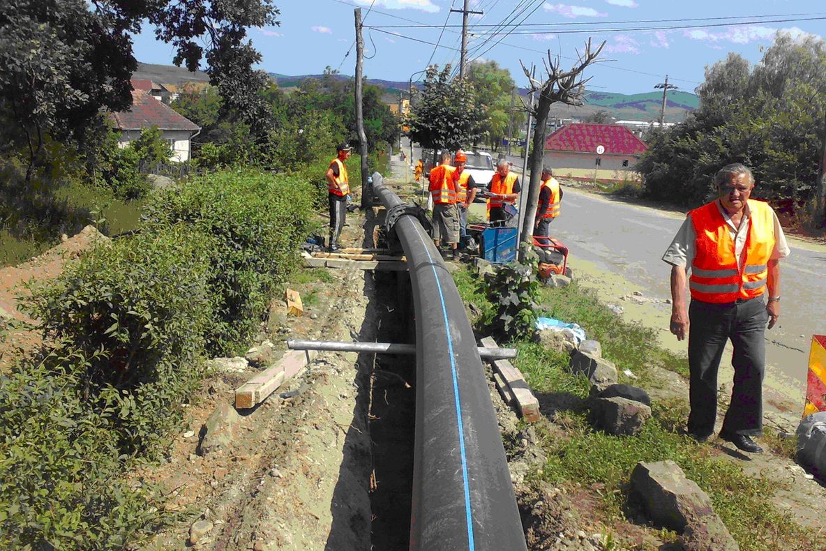 Noi comunităţi clujene vor fi racordate în acest an la reţeaua centralizată de apă potabilă a judeţului