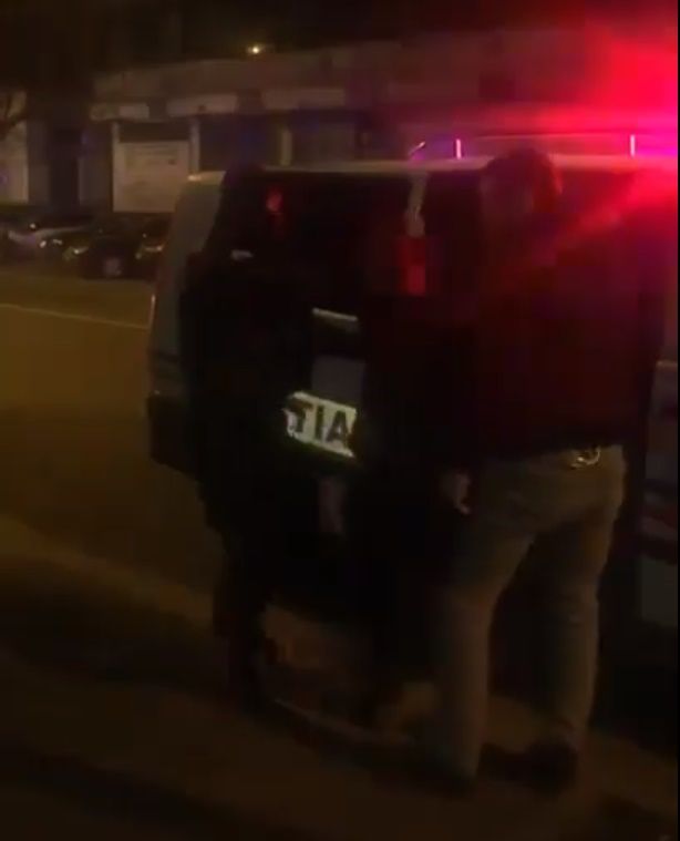 VIDEO | Bărbat urmărit în trafic de mai multe echipaje de Poliţie! Acesta furase o maşină cu care a încercat să fugă de oamenii legii