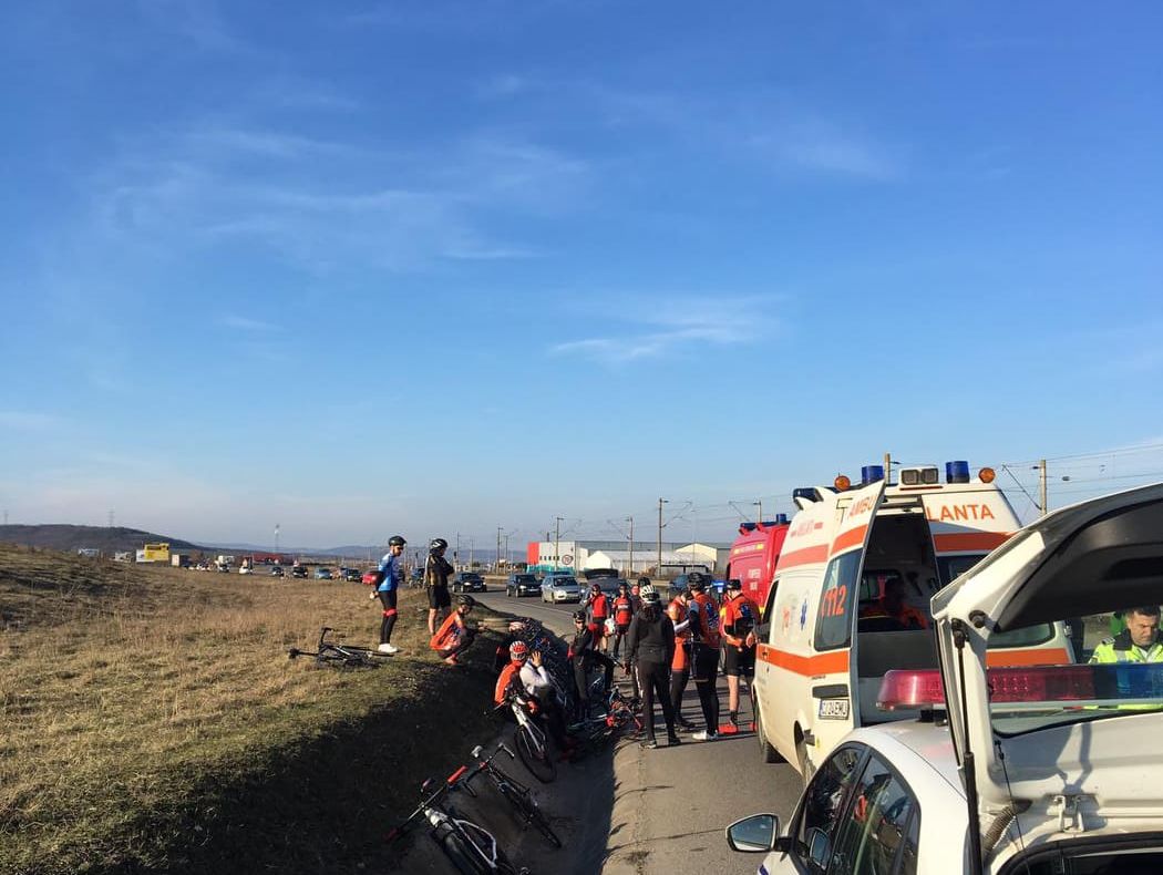 FOTO | Accident cu biciclişti intre Răscruci şi Jucu! Trei oameni au ajuns la spital