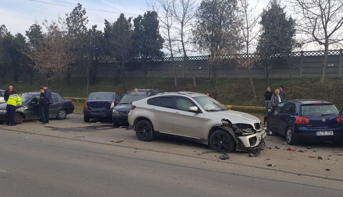 FOTO | Accident în Cluj-Napoca! 8 maşini au fost avariate