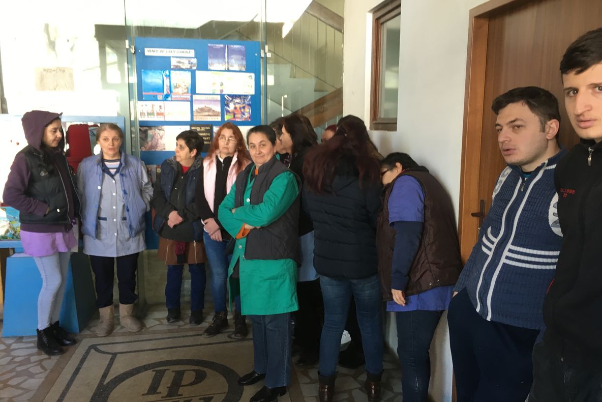 Protest al angajaților Imprimeriei Ardealul - Oamenii cer demiterea administratorului special