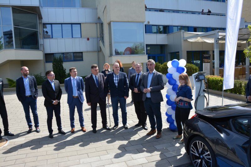 Planuri pentru transport nepoluant la Cluj: standuri speciale pentru taxiuri electrice și noi stații de încărcare