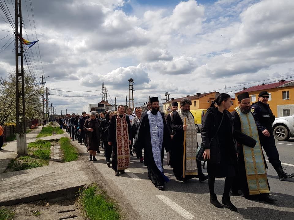 FOTO | Pelerinajul Tinerilor pe Jos de la Iclod la Mănăstirea Nicula