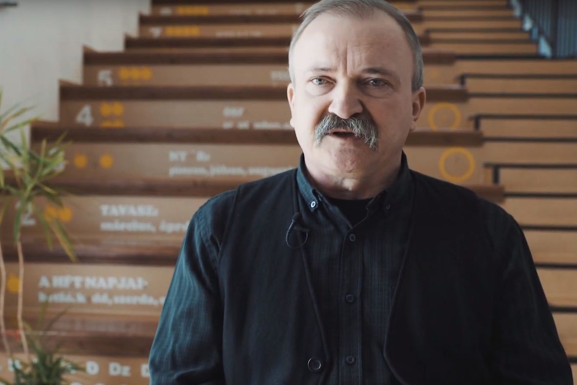 VIDEO | Un profesor din Gherla  a primit premiul naţional "Mentor pentru excelență în educație"