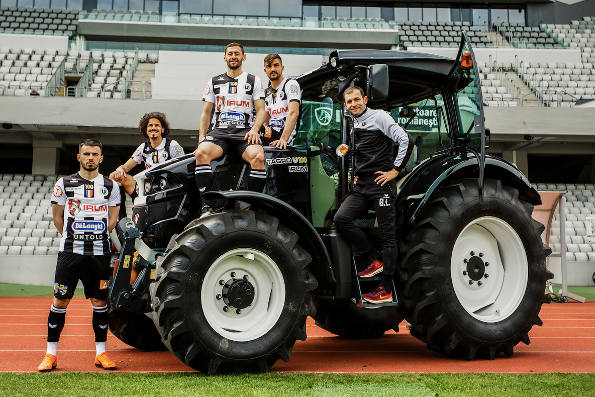 Tractor în ediție limitată, expus la Agraria - De ce este interesant pentru fanii Universității Cluj
