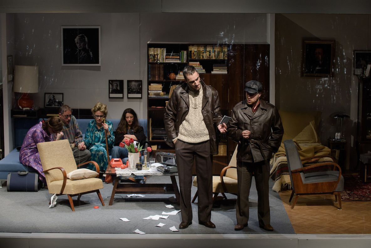 "Galoși" de György Dragomán, jucat din nou la Teatrul Maghiar din Cluj