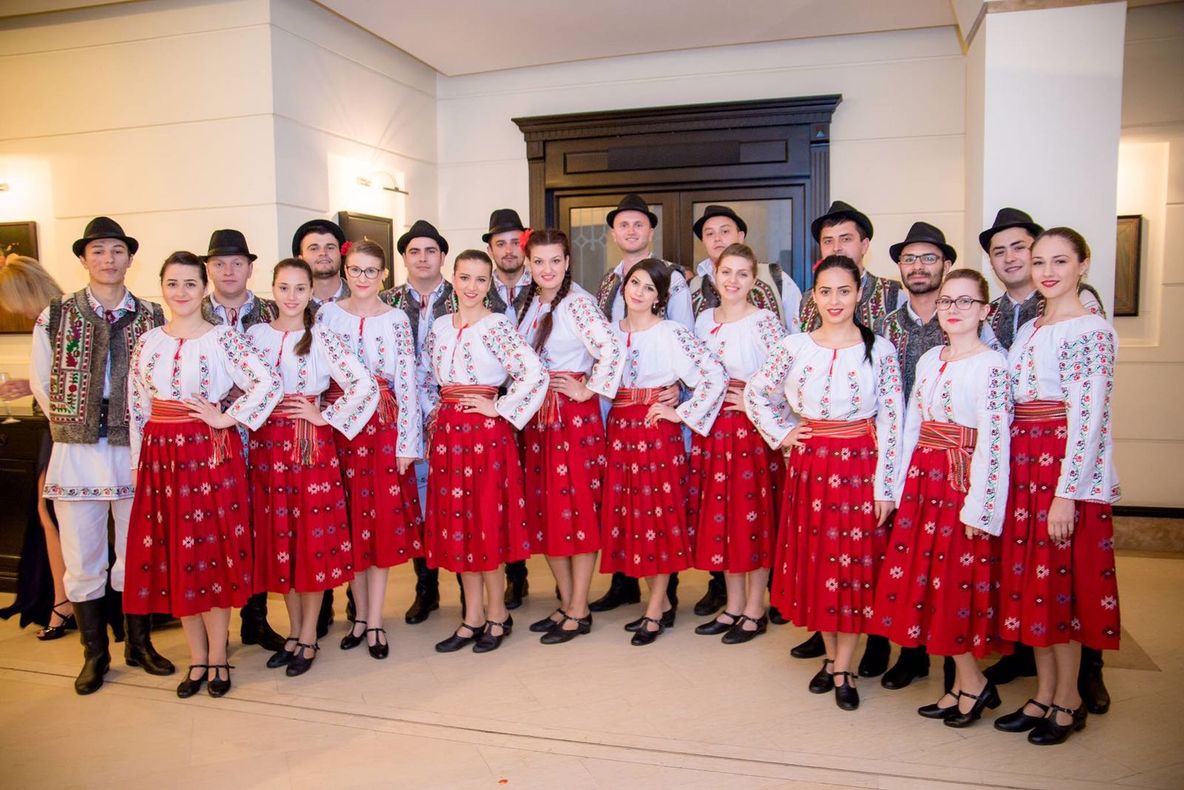 Ansamblul folcloric studențesc „Mugurelul” al Universității „Babeș-Bolyai”, membru în Consiliului Internațional al Dansului UNESCO