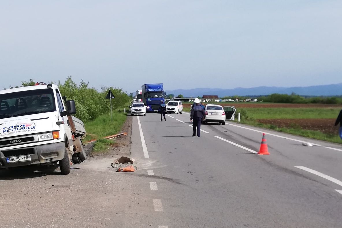 VIDEO | Accident între Dej şi Baia Mare! Impact între două autovehicule din cauza unui clujean grăbit