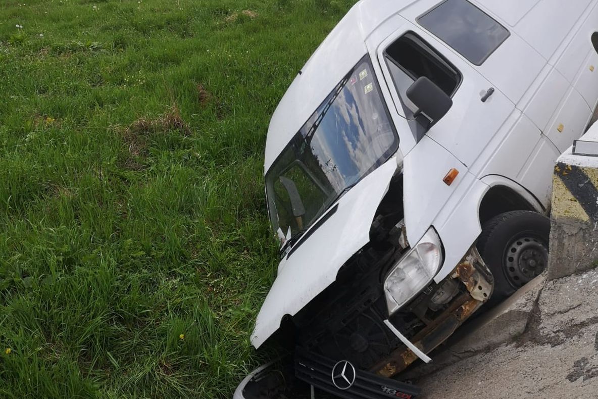 FOTO | Patru persoane rănite într-un accident rutier între Cluj şi Huedin