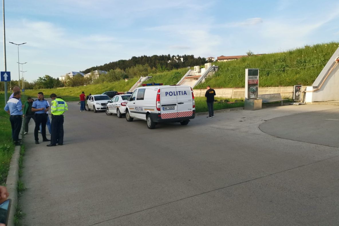 Bărbat împuşcat în cap într-un poligon privat dintr-un centru comercial din Cluj (FOTO)