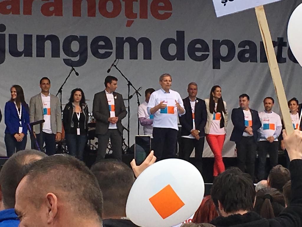 Alianța USR-PLUS a strâns 2.000 de oameni la un miting electoral la Cluj