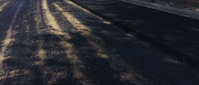 Au fost asfaltați aproape 5 km ai drumului județean 107T, direcția Mărișel – Măguri Răcătău