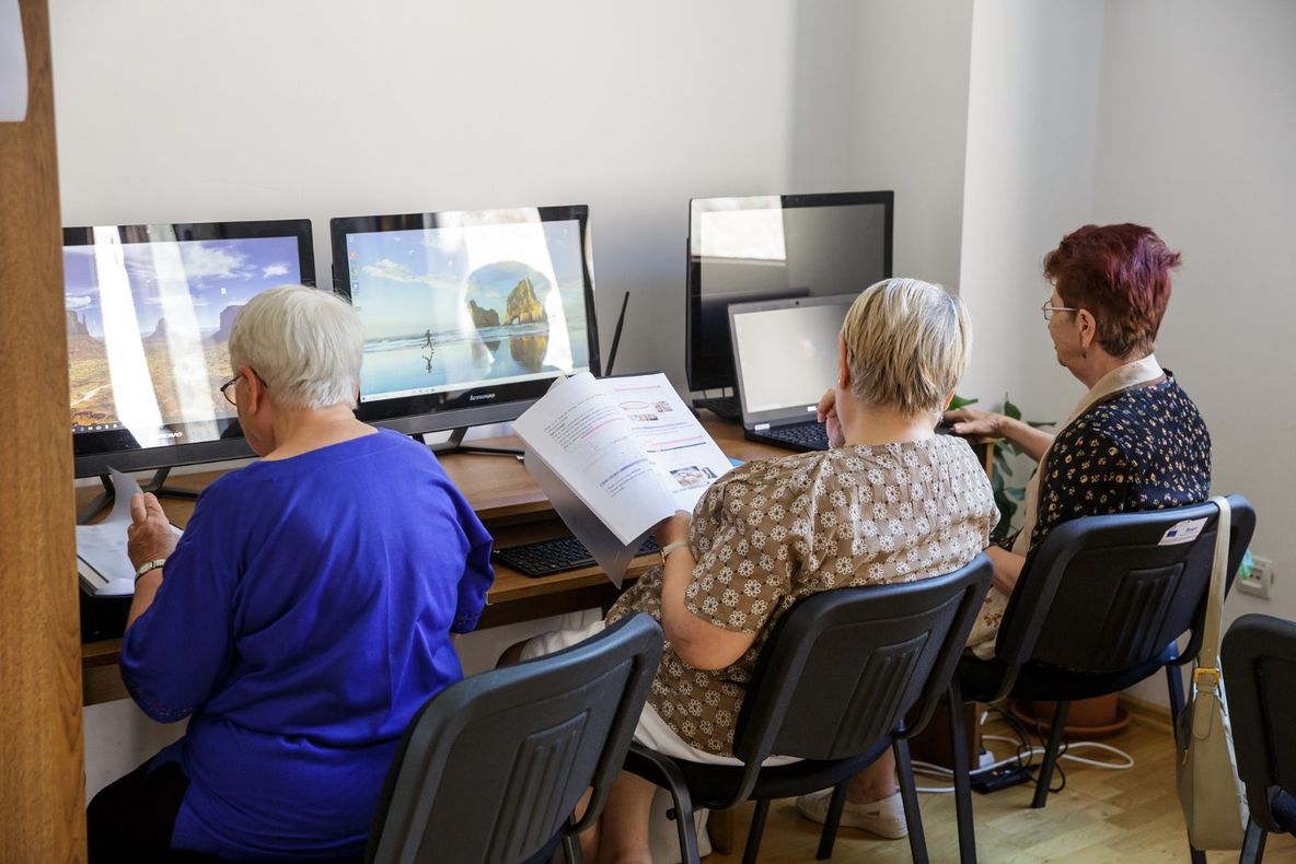 Proiectul "Seniorii Digitali" la Cluj – dezvoltarea competențelor digitale ale seniorilor