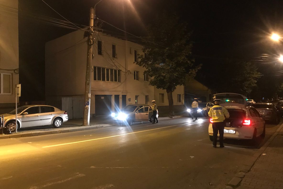 Razie nocturnă a poliției, în cartierul Mănăștur din Cluj-Napoca