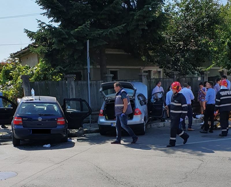 FOTO | Accident cu două maşini în Cluj! Mai mulţi nuntaşi au fost răniţi