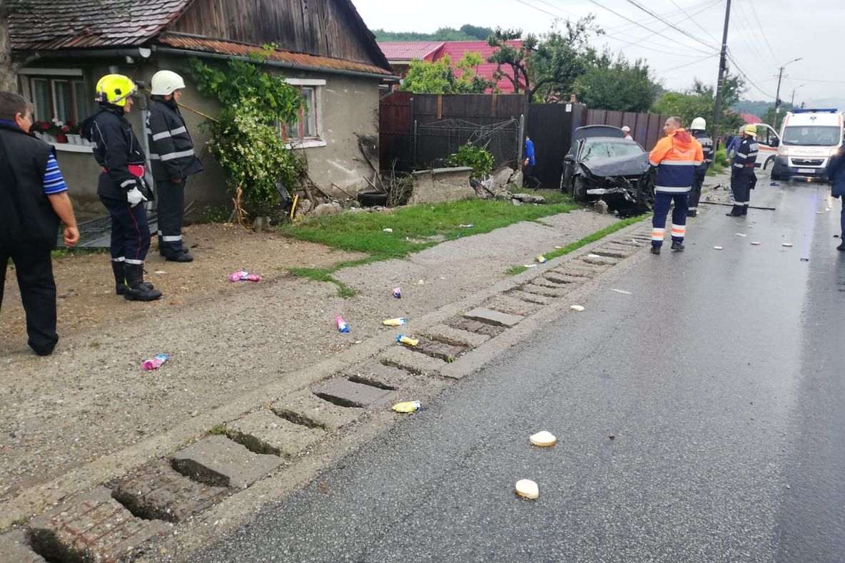 Bărbatul care a provocat accidentul mortal de la Băiţa a fost arestat! Era sub influenţa drogurilor
