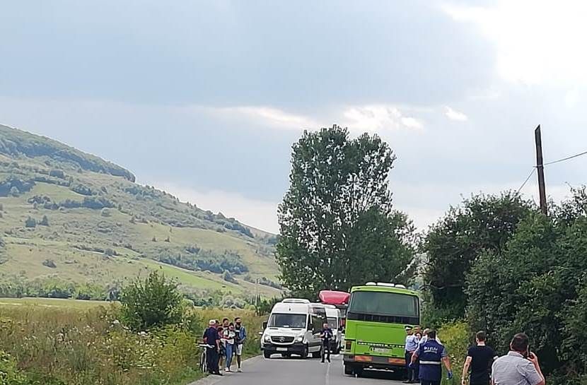 Grav accident pe un drum judeţean din Cluj! Un tânăr a decedat (FOTO)