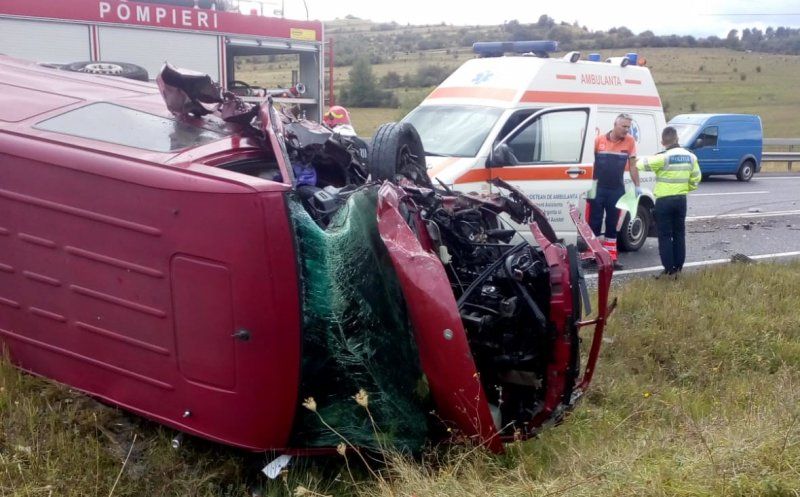 FOTO | Grav accident în judeţul Cluj! Patru persoane au fost rănite