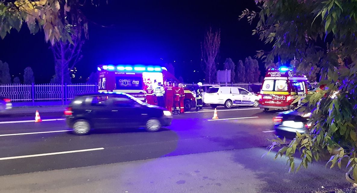 FOTO | Patru victime într-un accident cu patru maşini pe Calea Floreşti