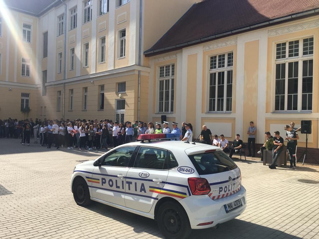 Acțiune de ecologizare în Cheile Turzii (FOTO)