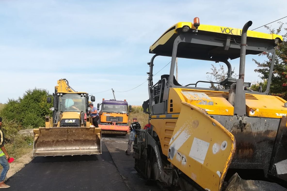 Asfaltări  pe drumul județean 150 Mociu – Frata – Viișoara