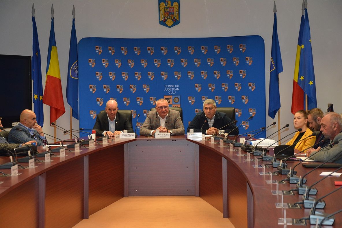 Stadiul la zi al licitației pentru colectarea și transportul deșeurilor, analizat în cadrul ședinței ADI Eco-Metropolitan