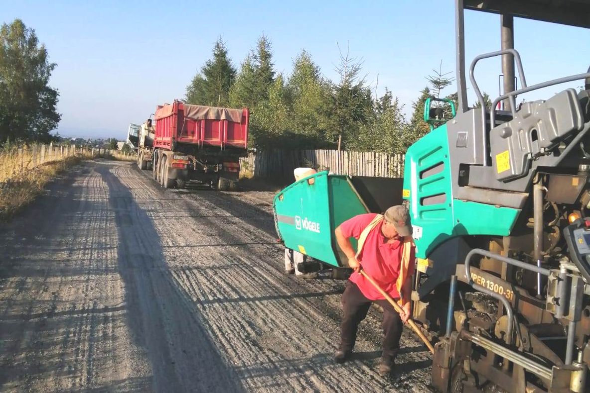 A început asfaltarea drumului județean 107P (DN 1) Gilău – Someşul Rece – Mărişel – DN 1R