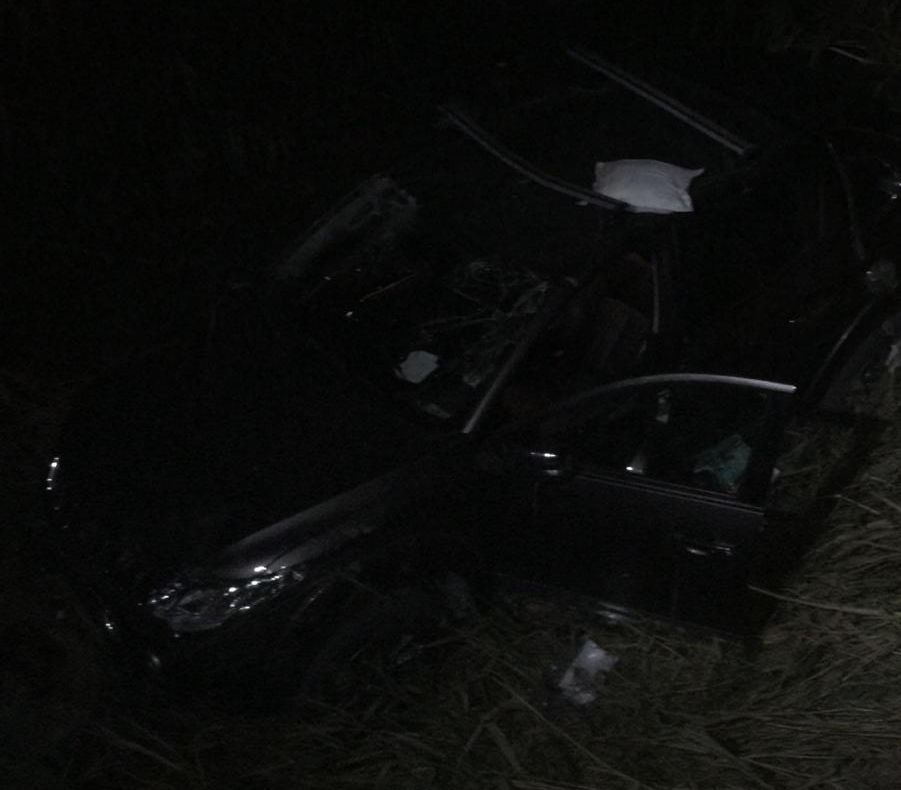 FOTO | Accident în judeţul Cluj! Trei persoane rănite după ce au căzut cu maşina de pe un pod