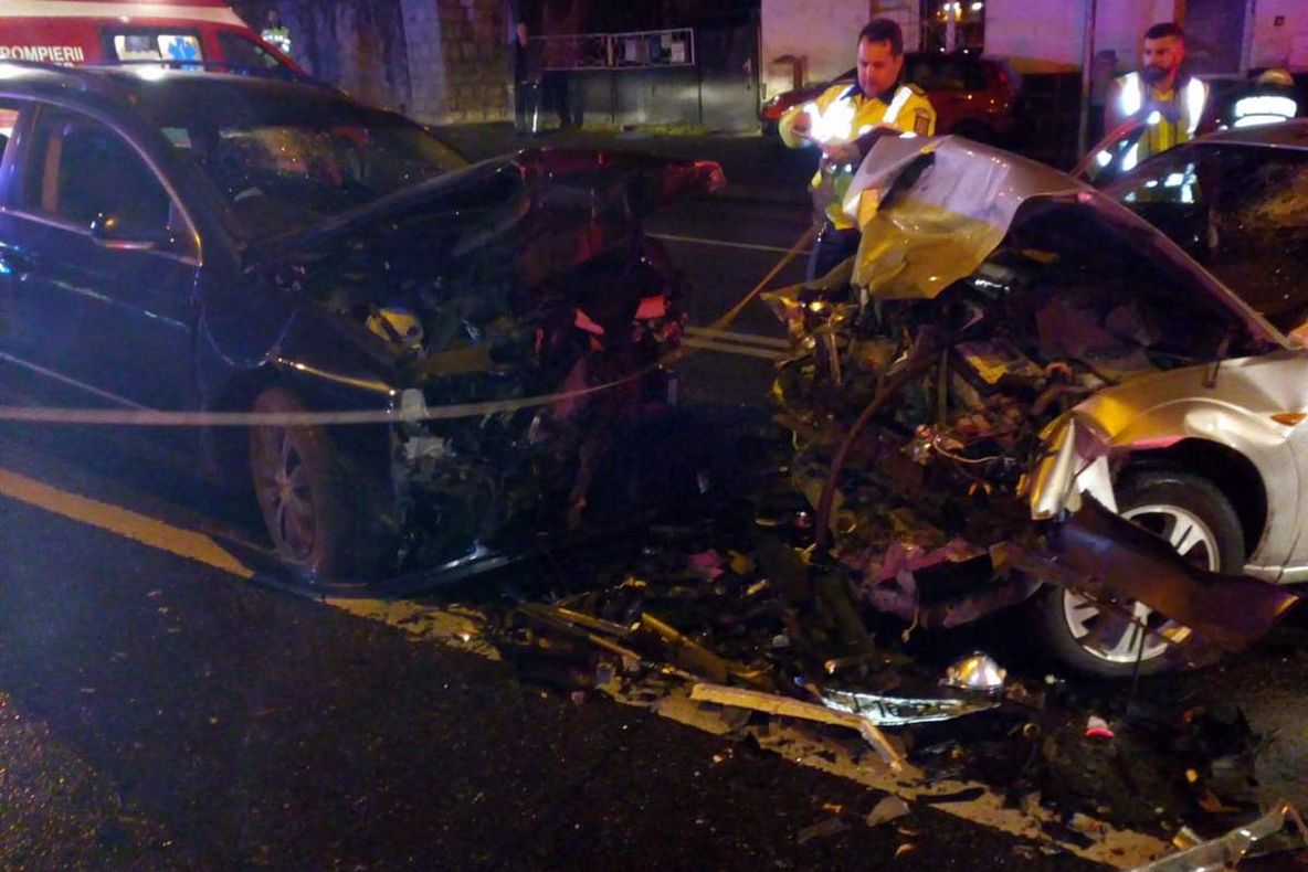 FOTO | Grav accident în Cluj! Cinci persoane au ajuns la spital