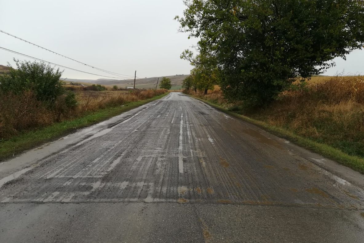 Lucrări de întreținere pe drumul Viișoara - Soporu de Câmpie