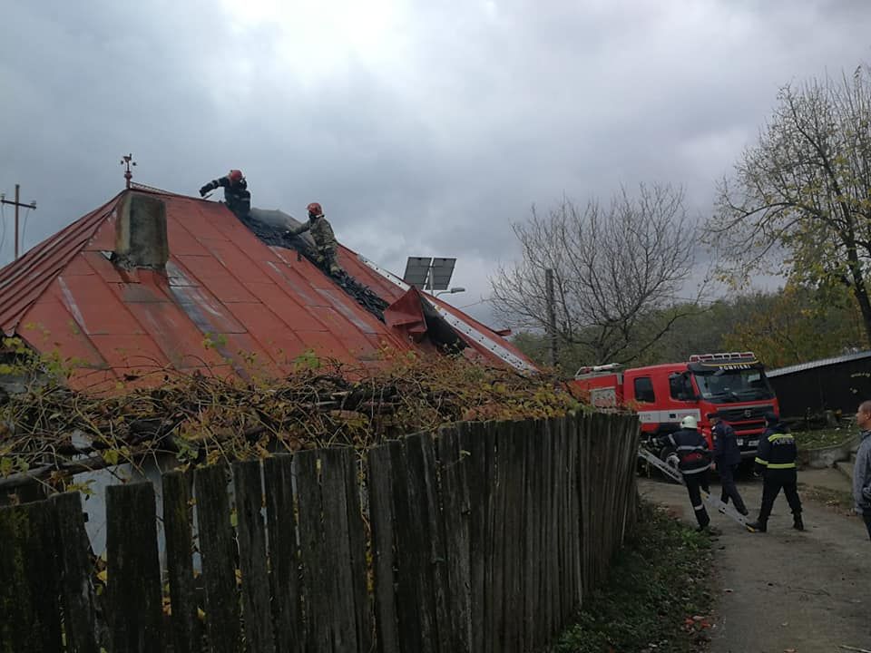 Incendiu la un bloc din Viişoara