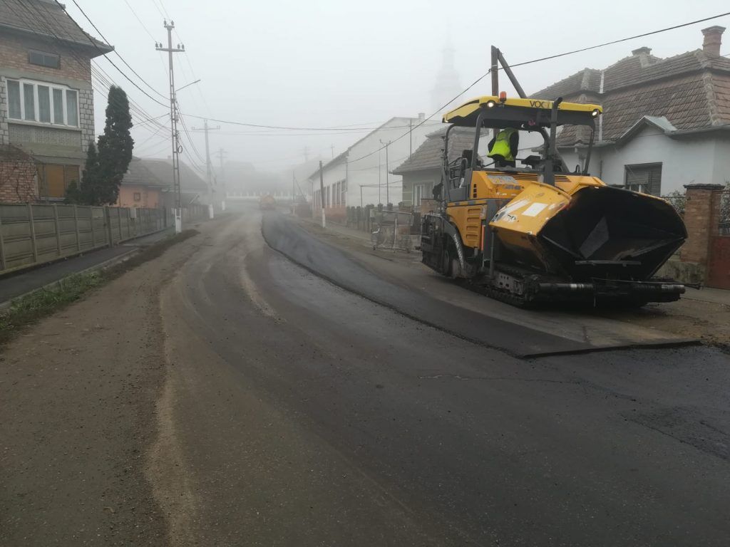 S-au finalizat lucrările de asfaltare din localitatea Frata