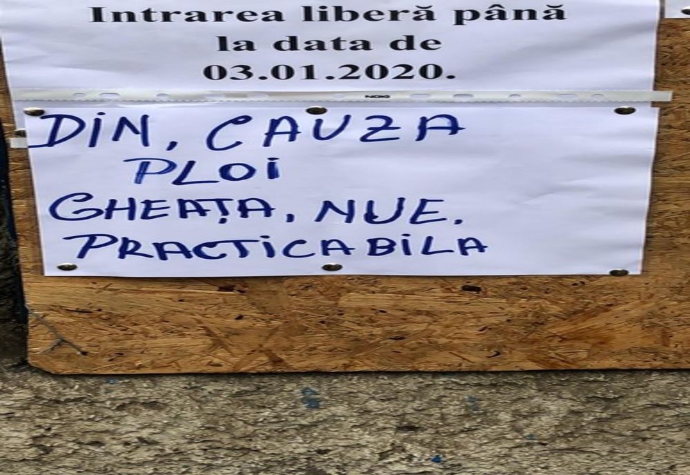 Viralul zilei: cum au anunţat angajaţii Primăriei Gherla că patinoarul este închis (FOTO)