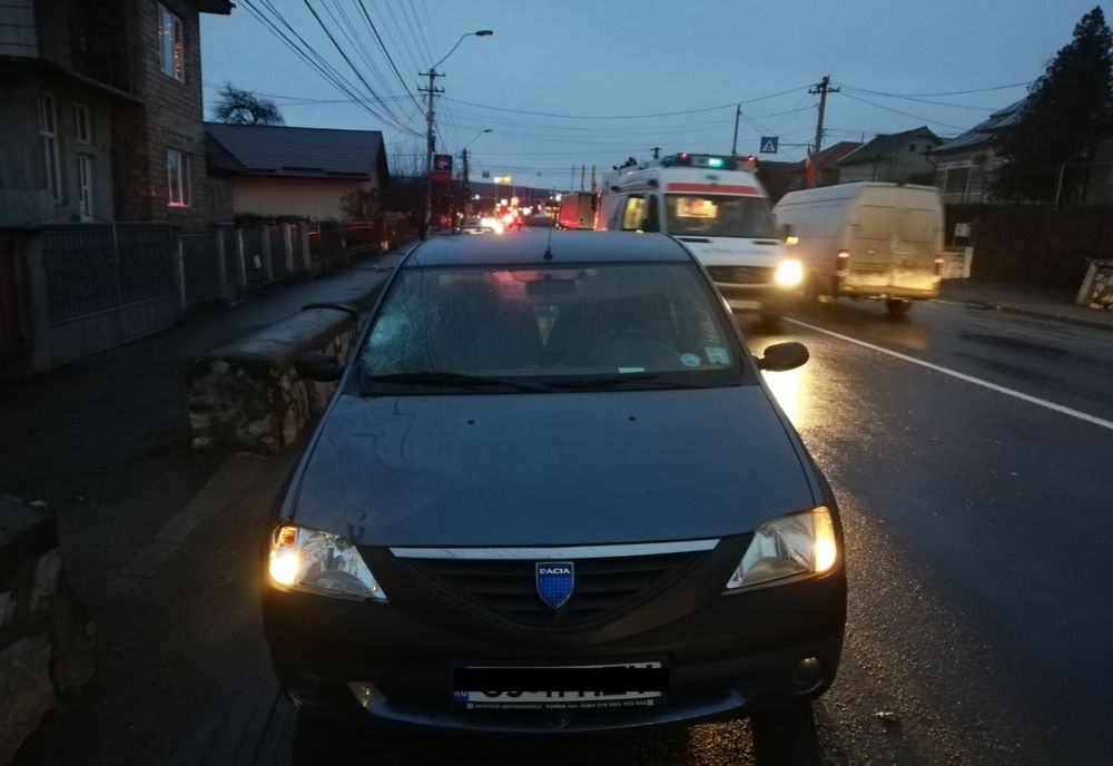 FOTO | Grav accident în Turda! O femeie a fost lovită de o maşină pe trecerea de pietoni