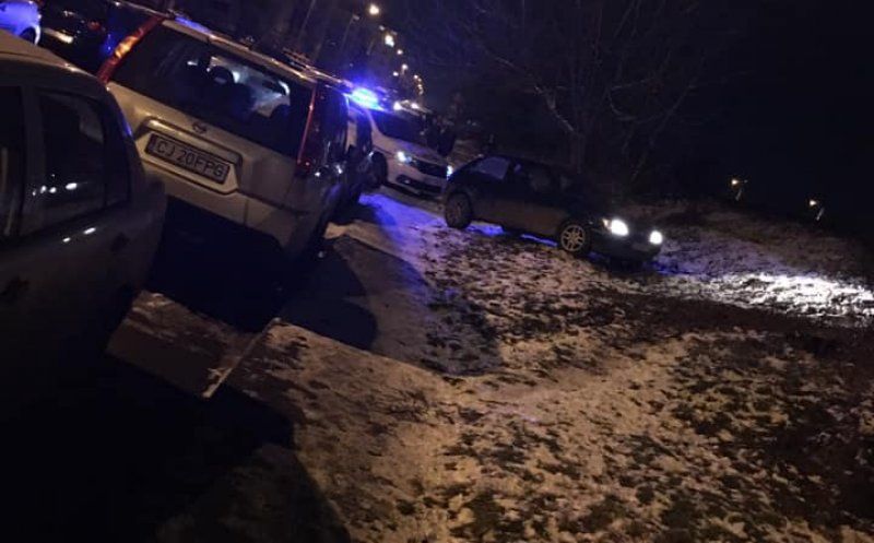 FOTO | Maşină urmărită de poliţişti pe străzile din Cluj-Napoca! În autoturism se afla şi un minor