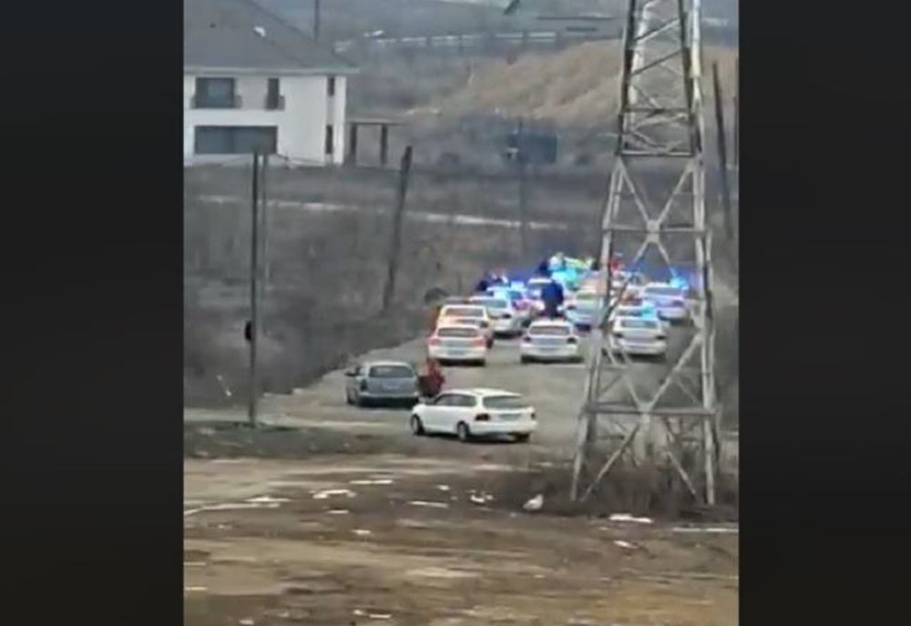 VIDEO | 12 maşini de poliţie pe urmele unui şofer fugar! Acesta a fost arestat