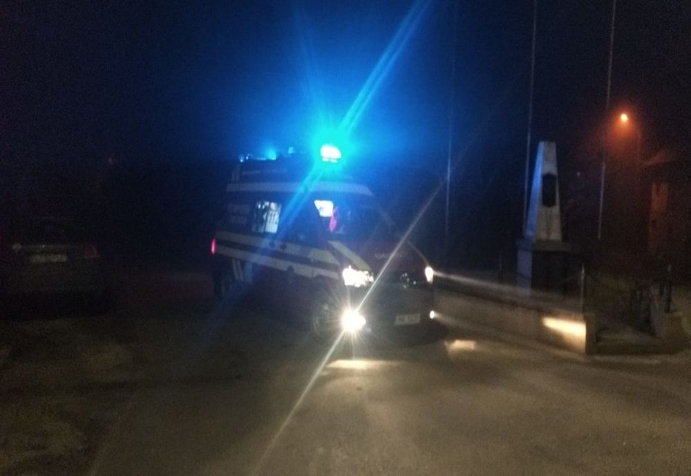 FOTO | Intervenție salvatoare pentru o mamă și trei copii