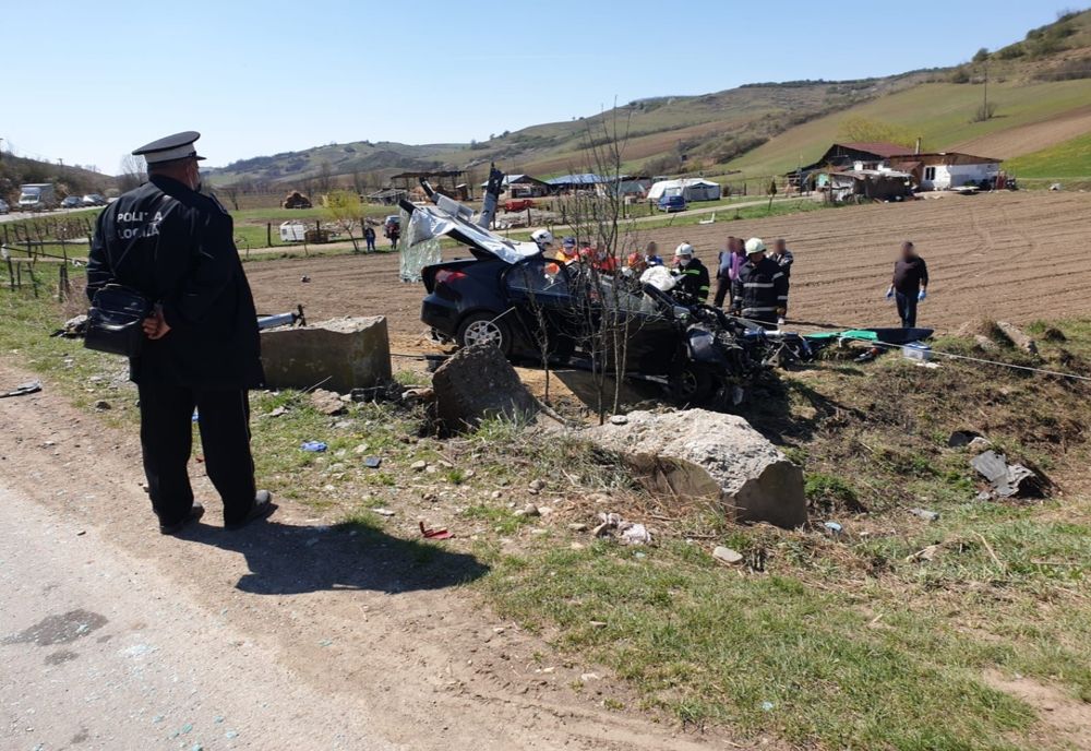 FOTO | Accidentul rutier produs între localităţile Nicula şi Bonţ
